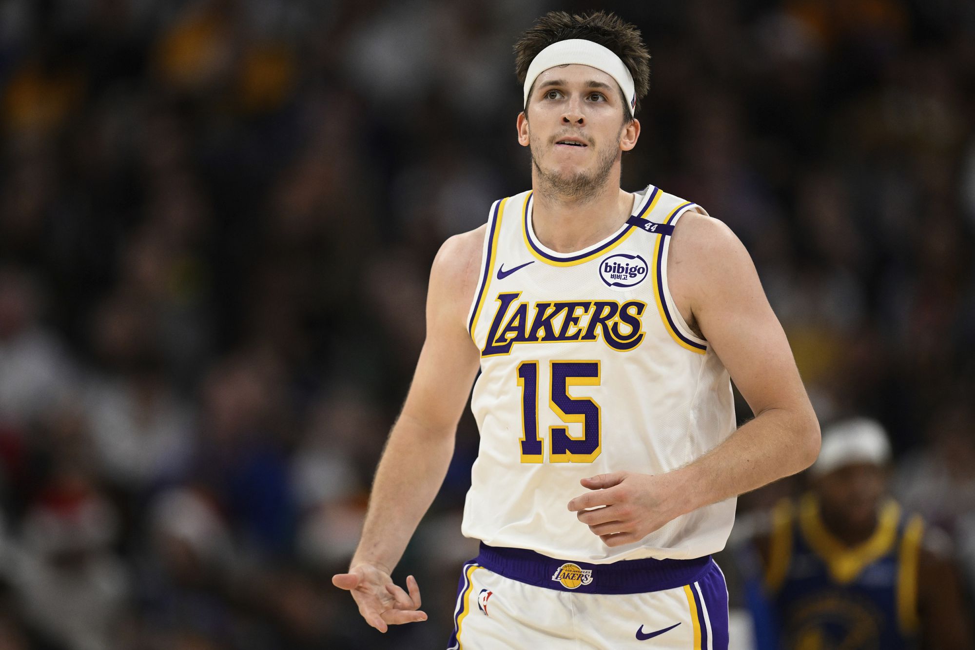milestone! Reeves surpasses Pope and moves to seventh on Lakers' all-time three-point list