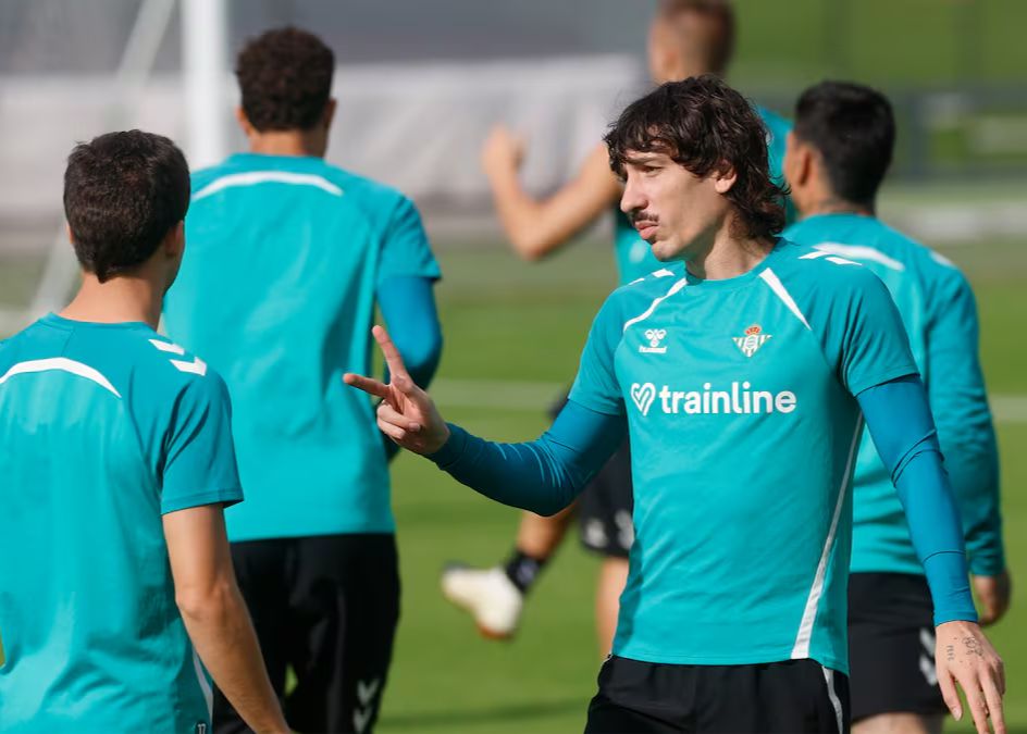 Excellent competitive condition! Bellerin's playing time this season has been greater than last season