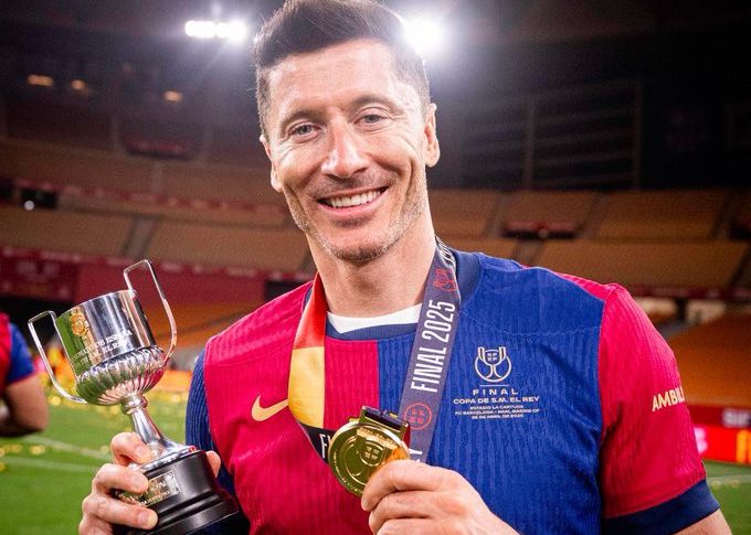Romano: Lewandowski has not thought about leaving Barcelona in January and is not currently considering the possibility of being retired